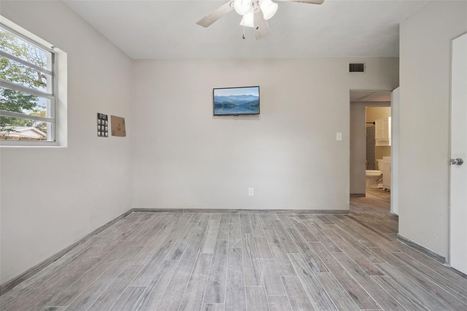 Image 20 of 38 For 617 Beverly Avenue