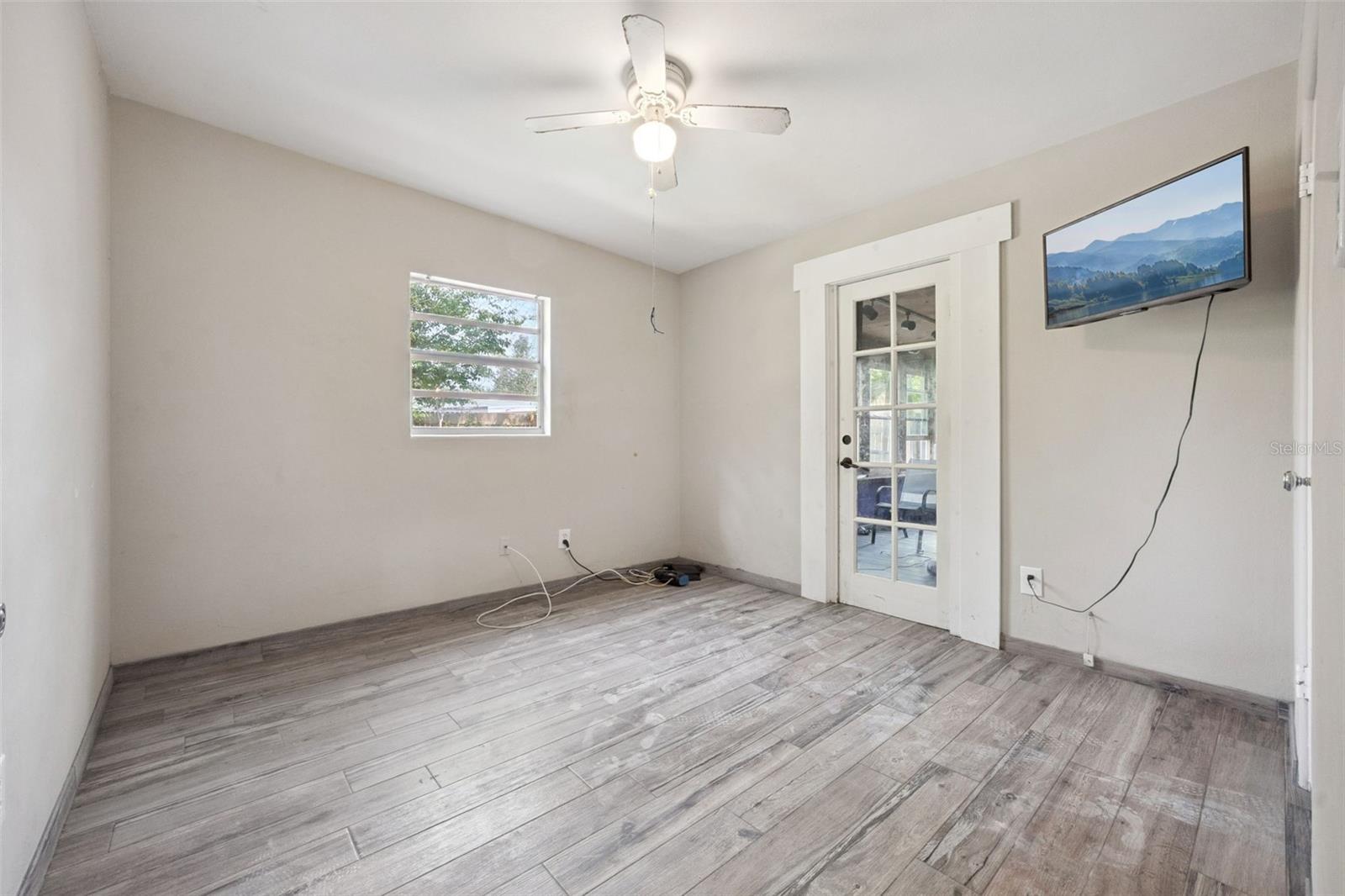 Image 21 of 38 For 617 Beverly Avenue