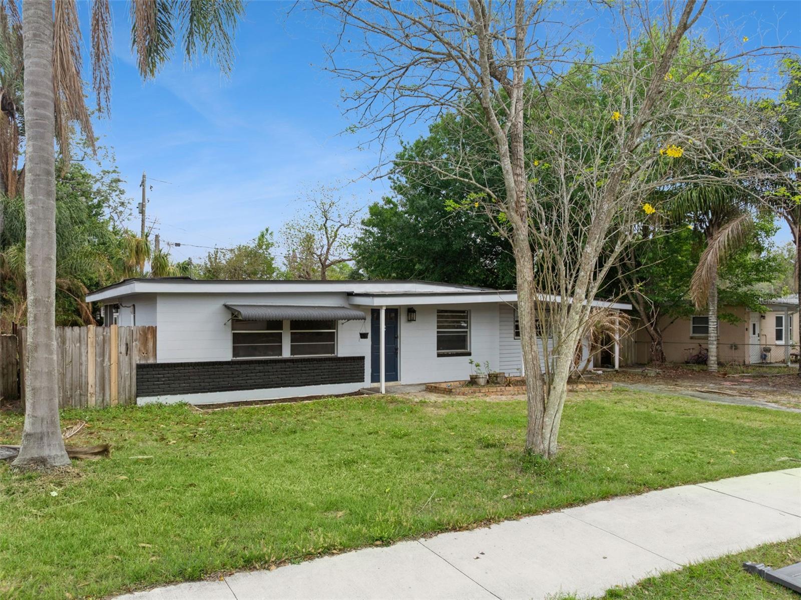 Image 3 of 38 For 617 Beverly Avenue