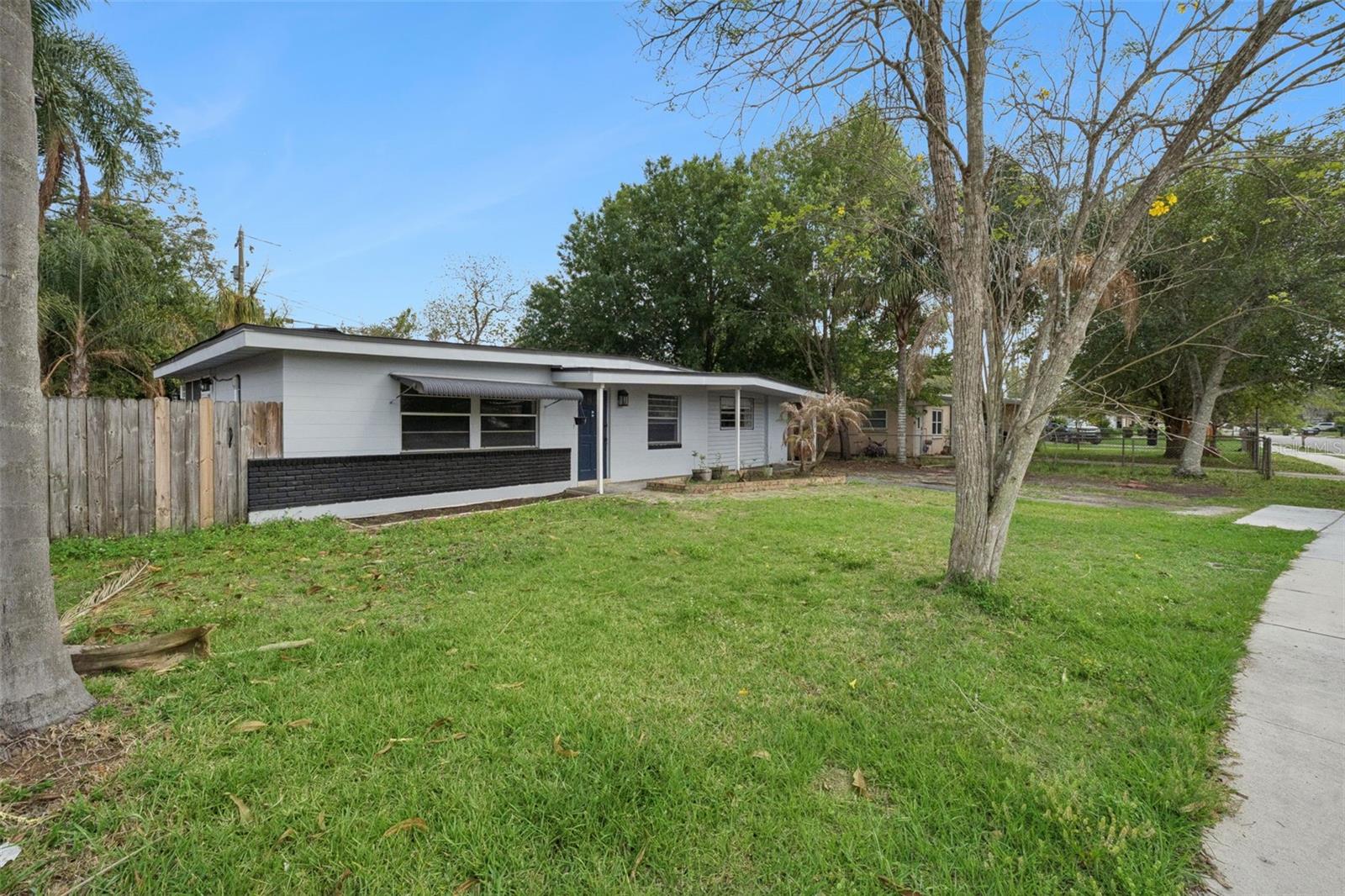 Image 4 of 38 For 617 Beverly Avenue