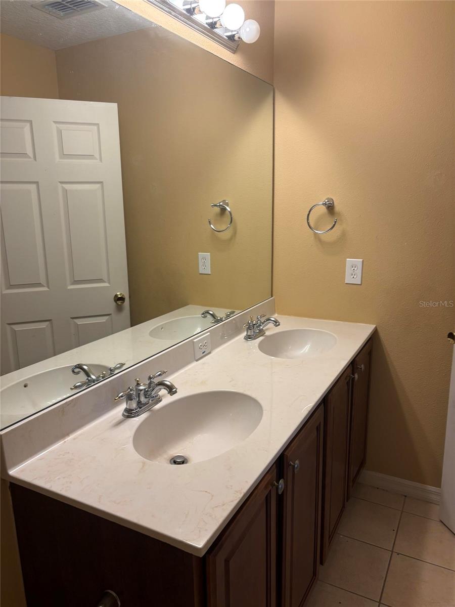 Image 16 of 18 For 8520 Broken Willow Court