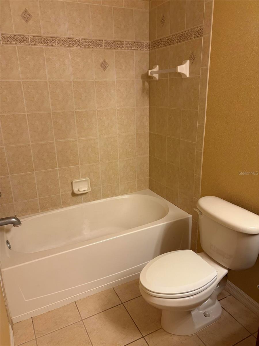 Image 17 of 18 For 8520 Broken Willow Court