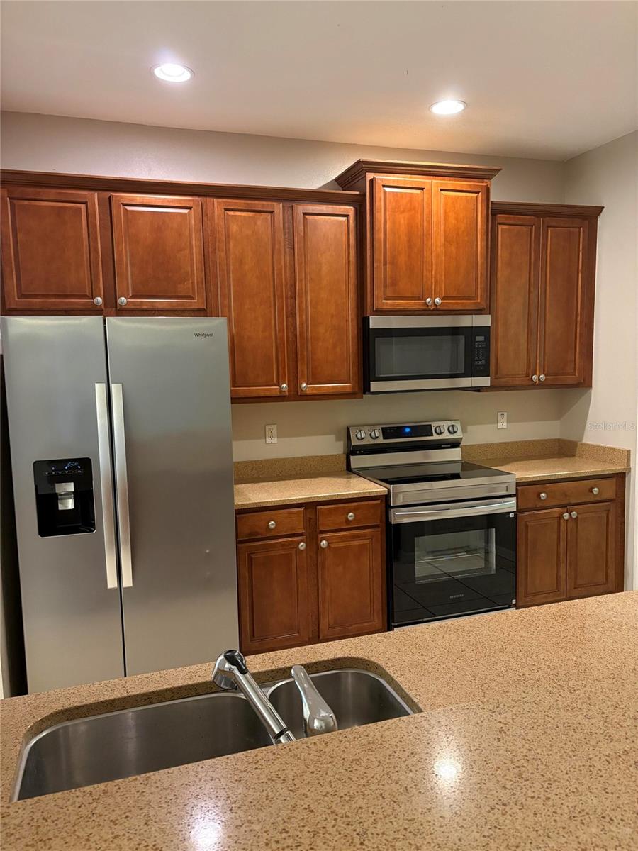 Image 2 of 18 For 8520 Broken Willow Court