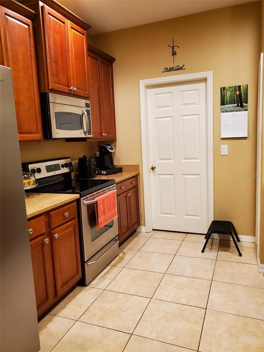 Image 4 of 18 For 8520 Broken Willow Court