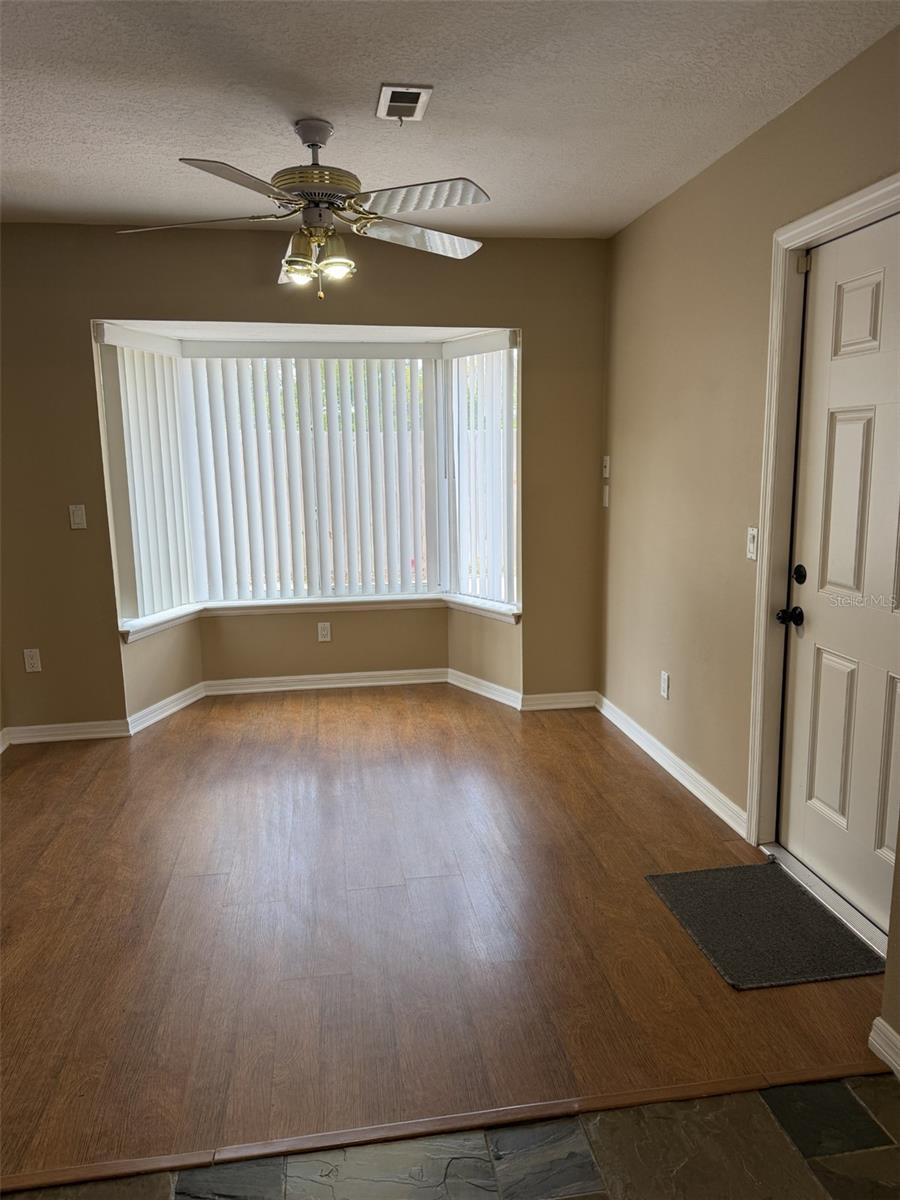 Image 11 of 27 For 2241 Heatheroak Drive