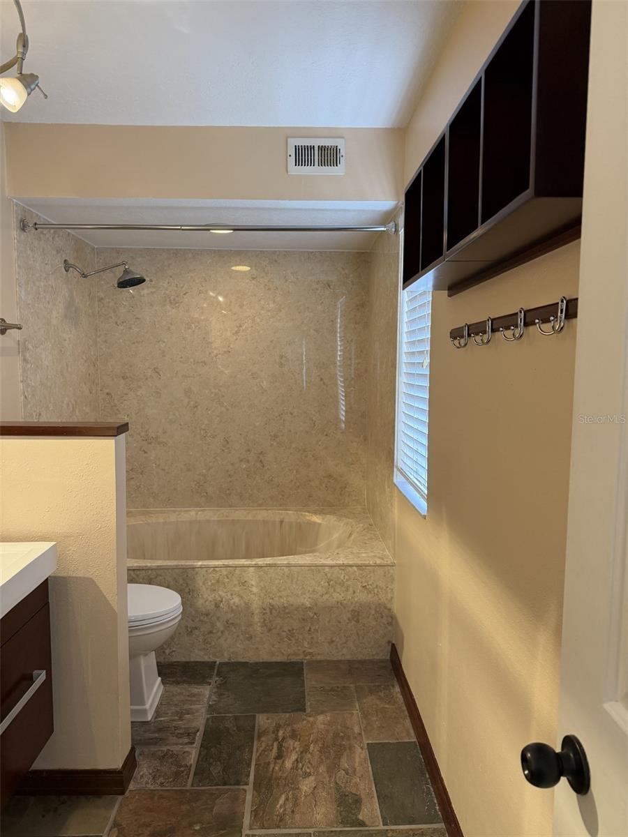 Image 13 of 27 For 2241 Heatheroak Drive