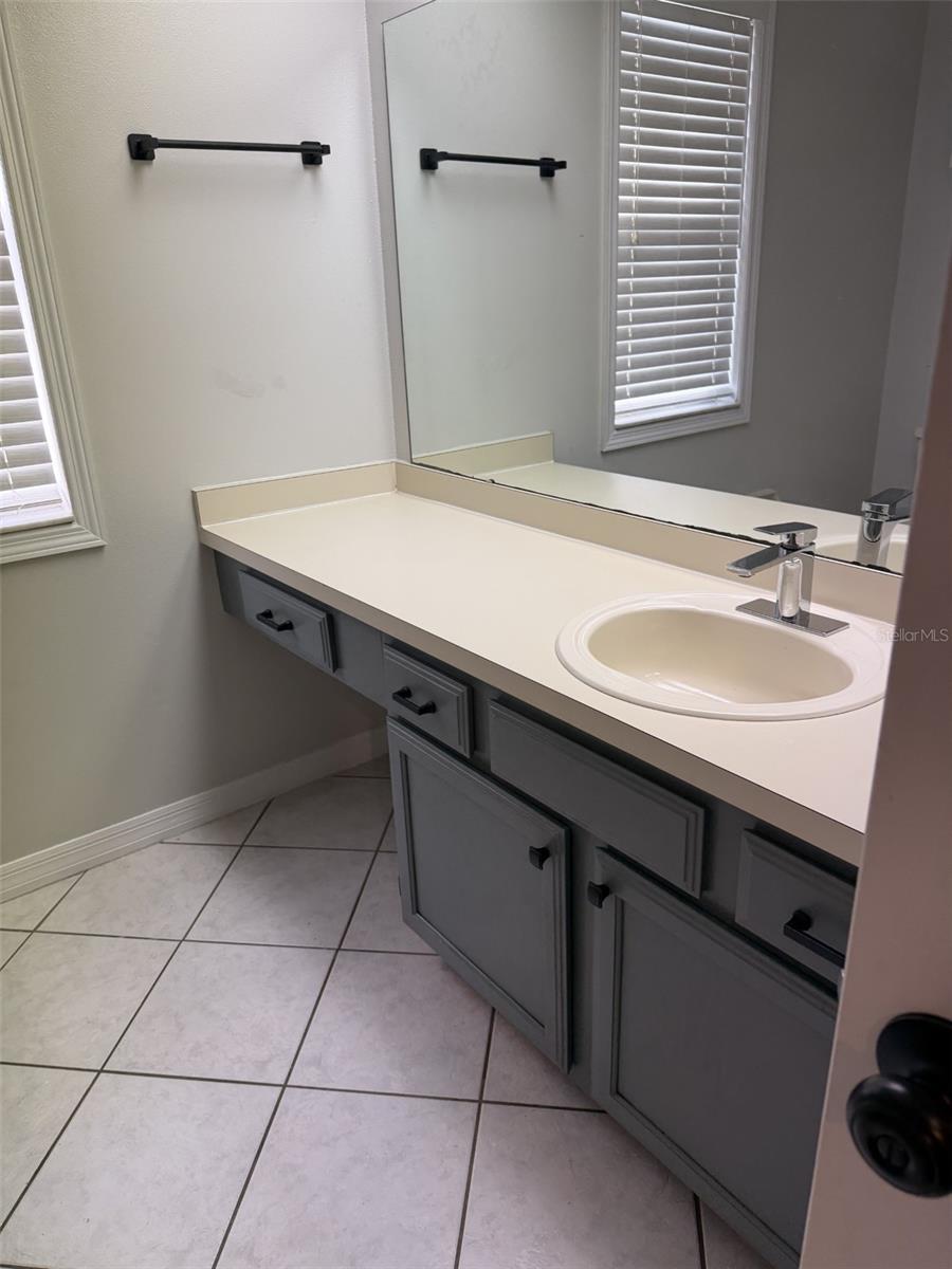 Image 19 of 27 For 2241 Heatheroak Drive