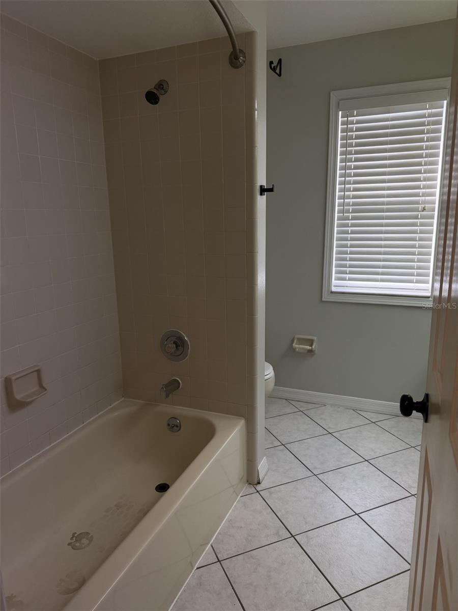 Image 20 of 27 For 2241 Heatheroak Drive