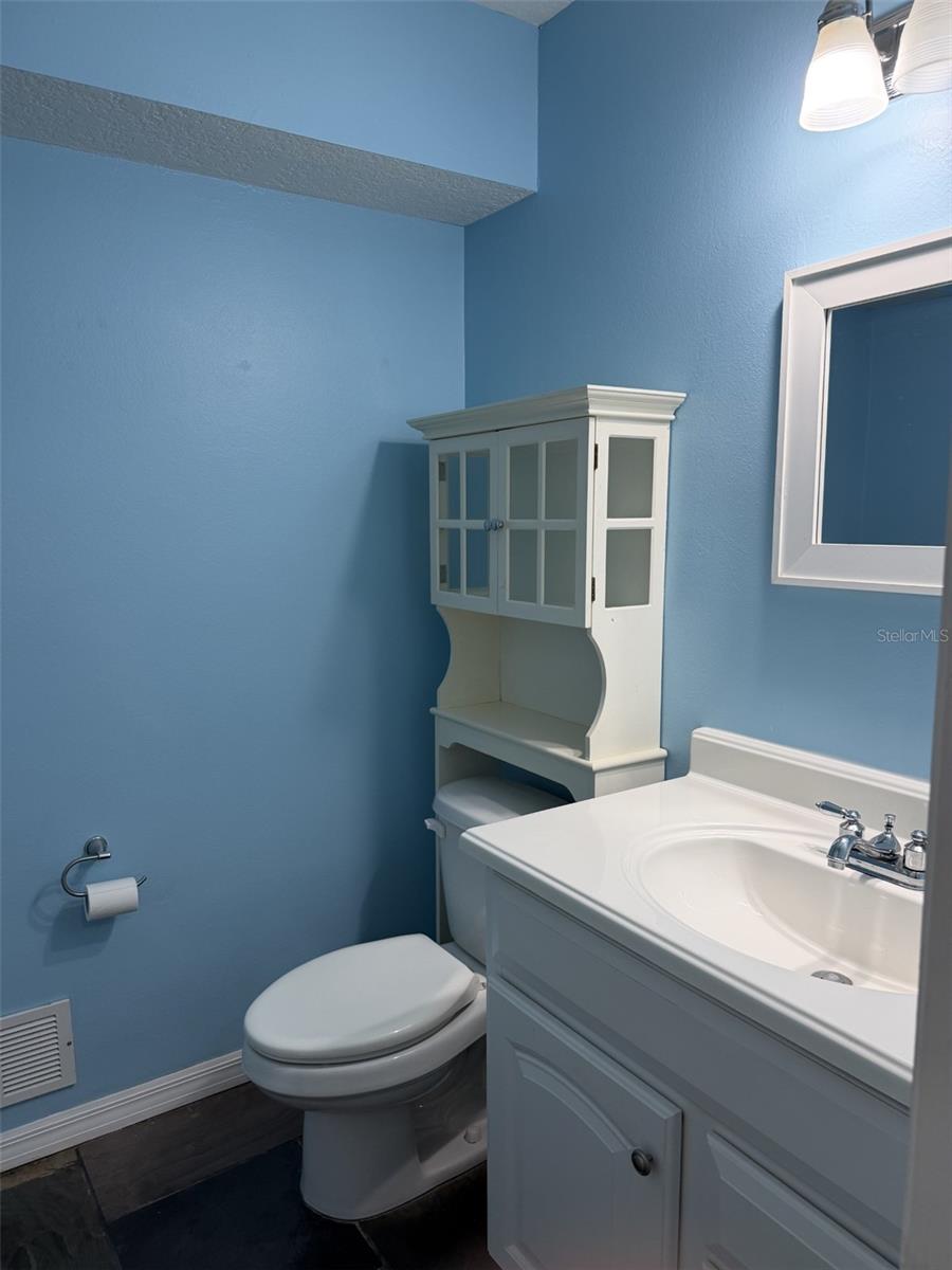 Image 21 of 27 For 2241 Heatheroak Drive