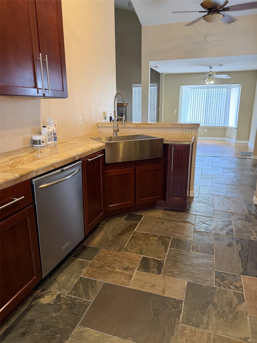 Image 7 of 27 For 2241 Heatheroak Drive