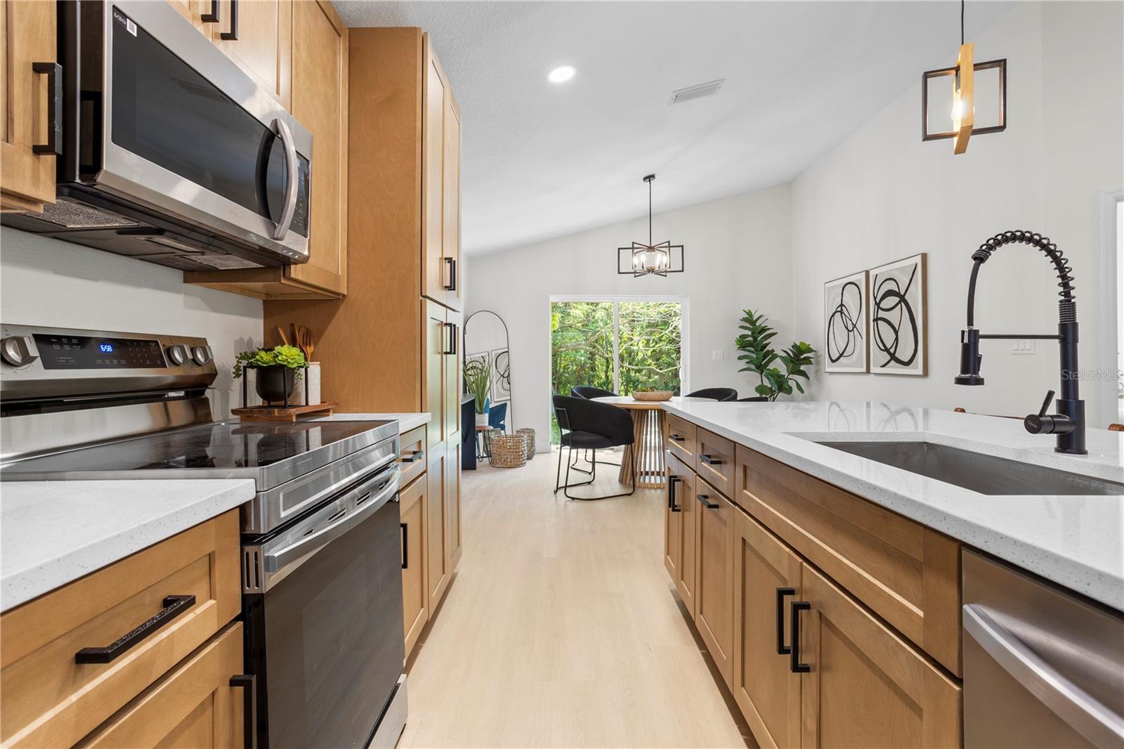 Image 14 of 38 For 410 Georgia Avenue