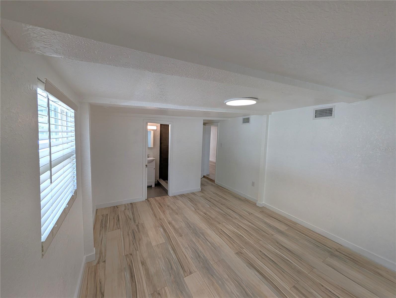 Image 10 of 15 For 8004 Boulevard