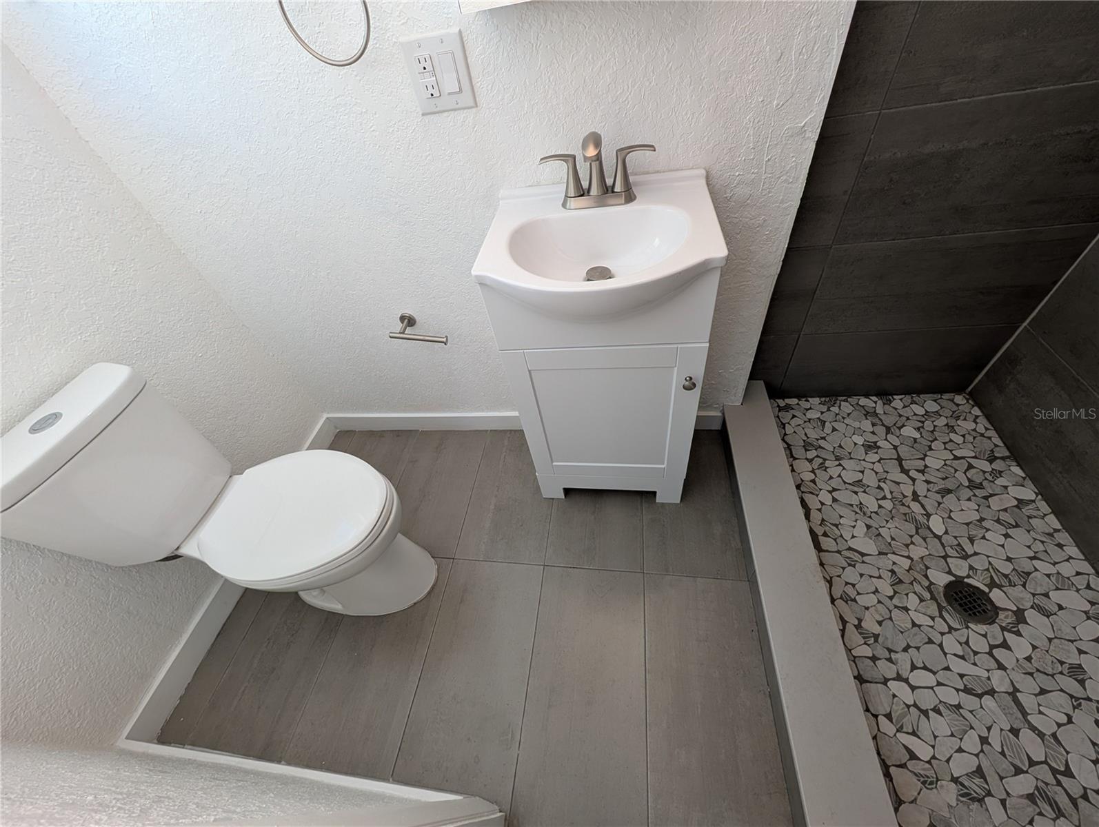 Image 12 of 15 For 8004 Boulevard