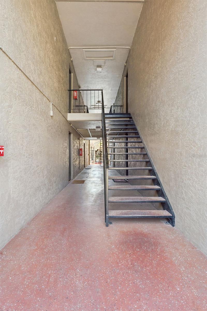 Image 12 of 50 For 425 Wymore Road 201