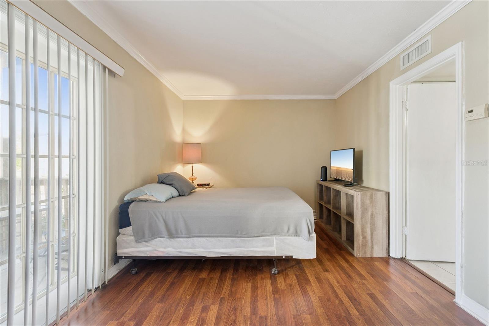 Image 2 of 50 For 425 Wymore Road 201