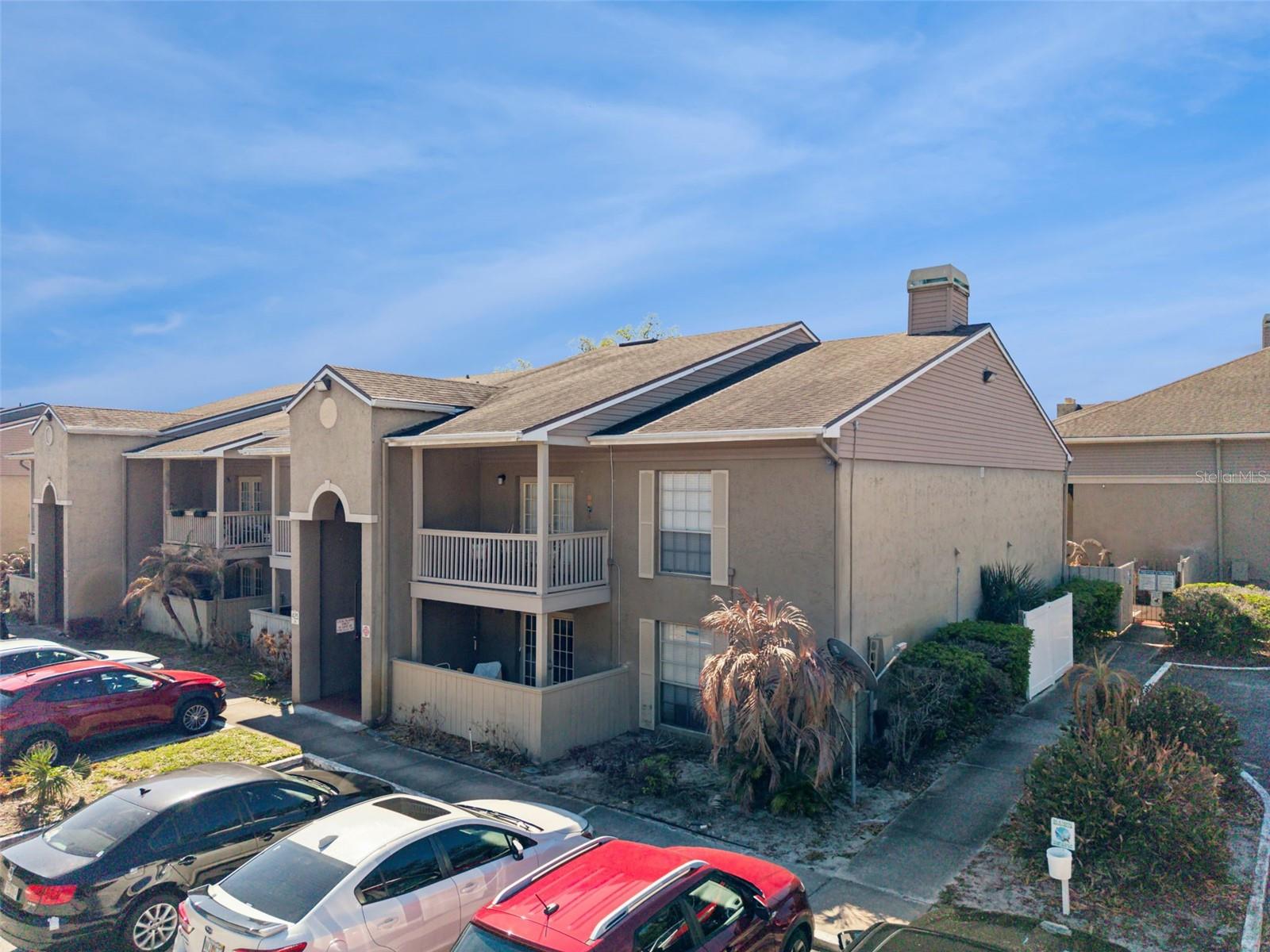 Image 27 of 50 For 425 Wymore Road 201