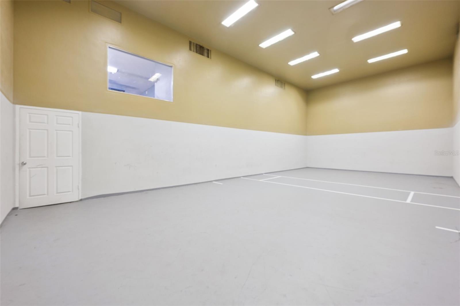 Image 38 of 50 For 425 Wymore Road 201