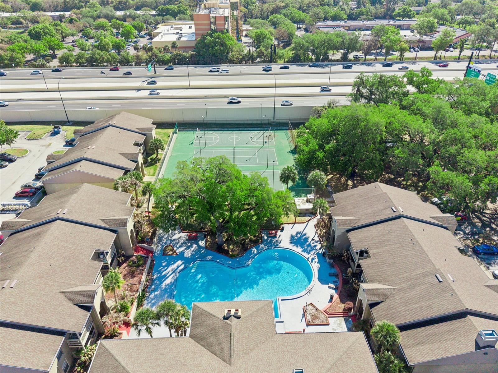 Image 41 of 50 For 425 Wymore Road 201