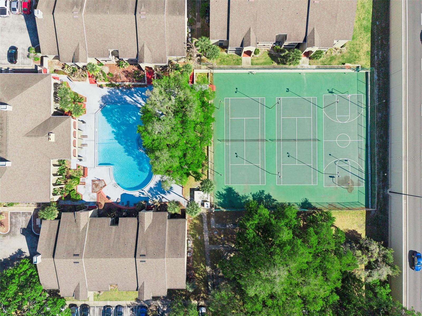 Image 42 of 50 For 425 Wymore Road 201