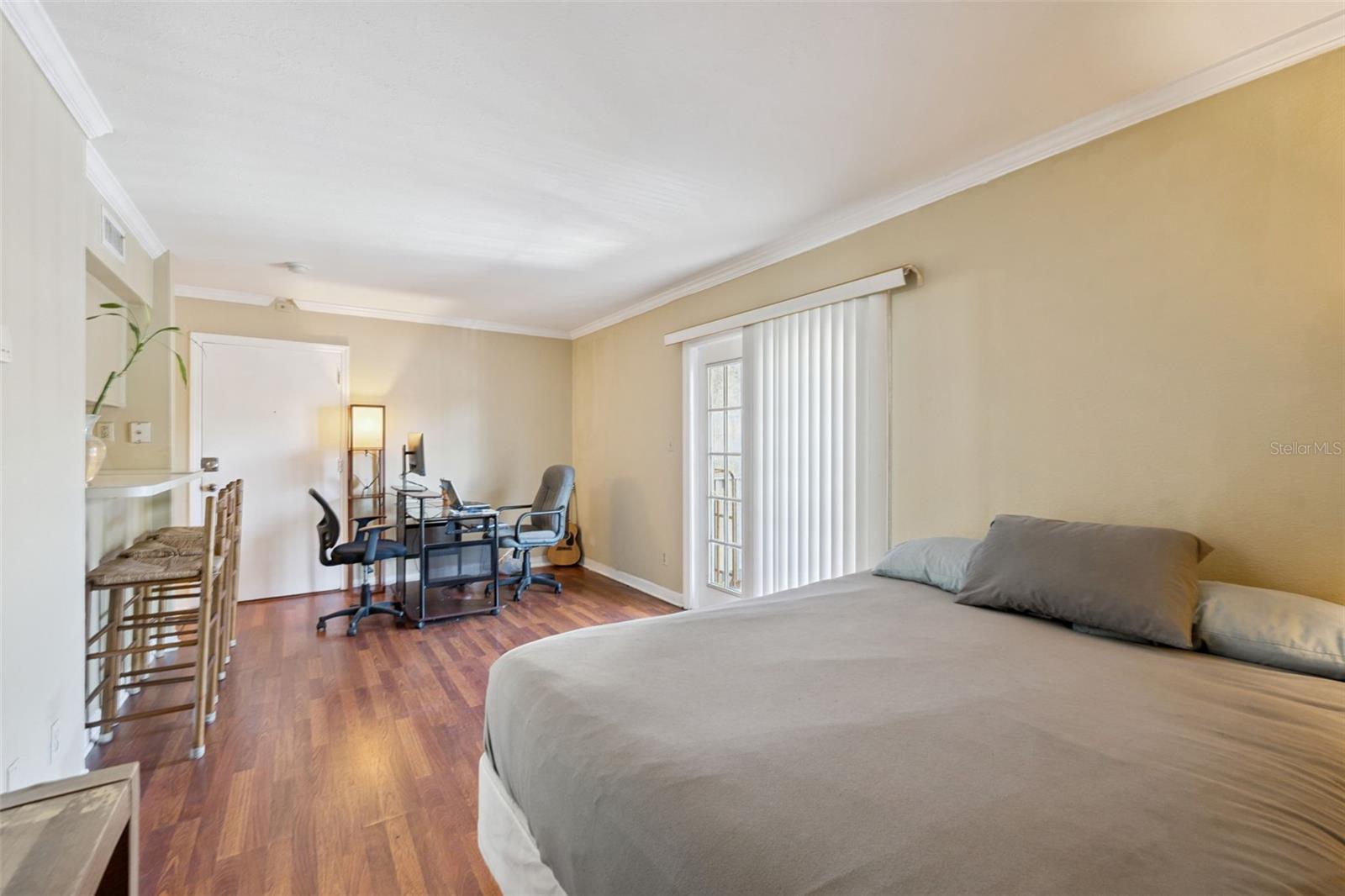 Image 8 of 50 For 425 Wymore Road 201