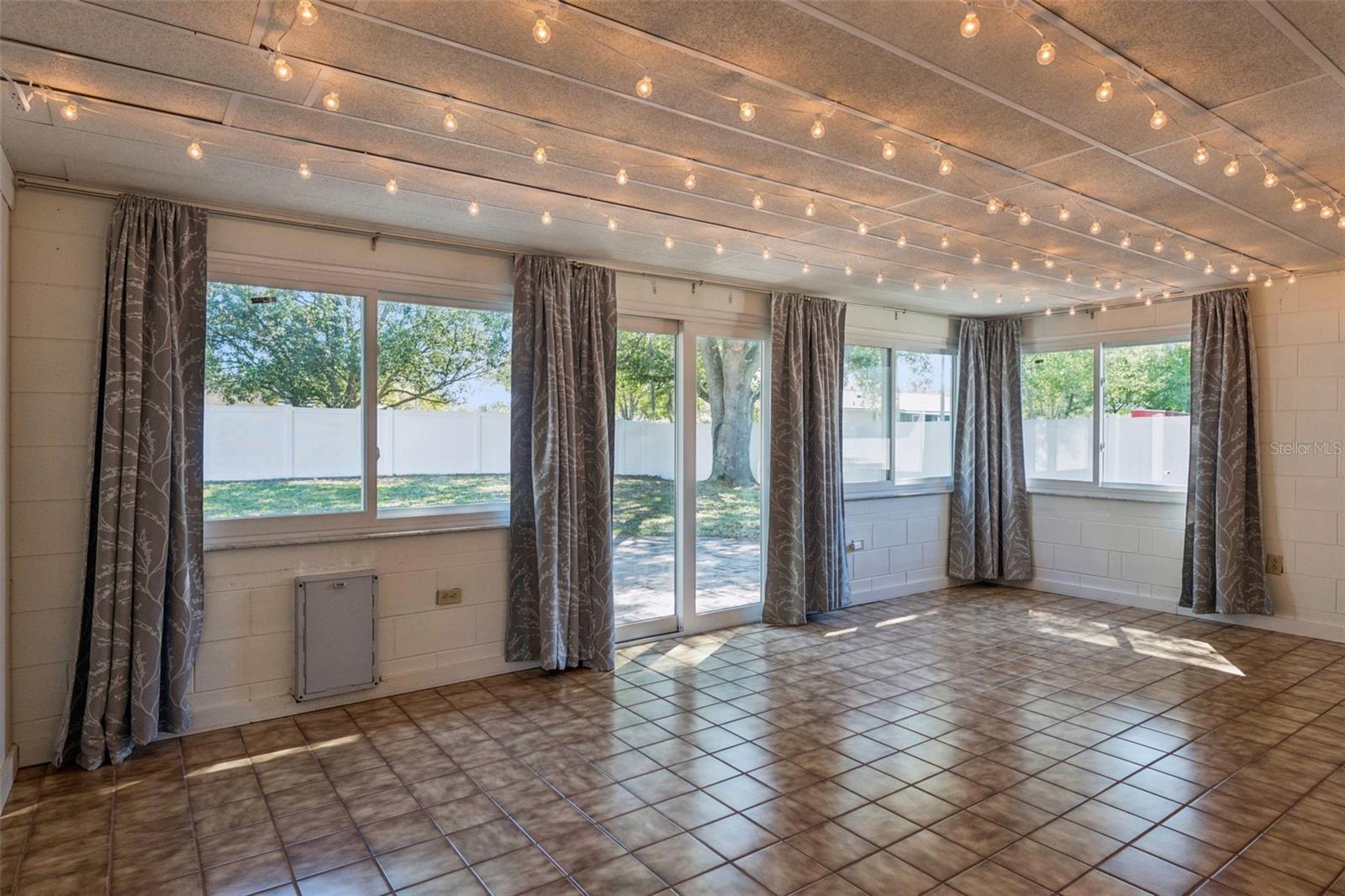 Image 18 of 27 For 8200 Fraim Court