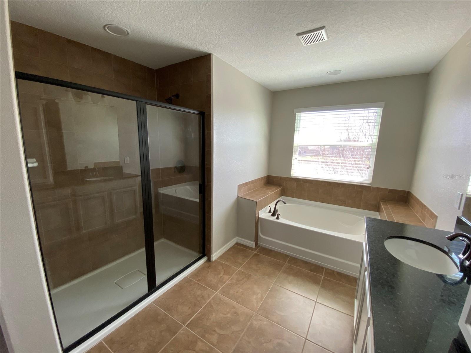 Image 25 of 47 For 4408 Breeze Isle Lane