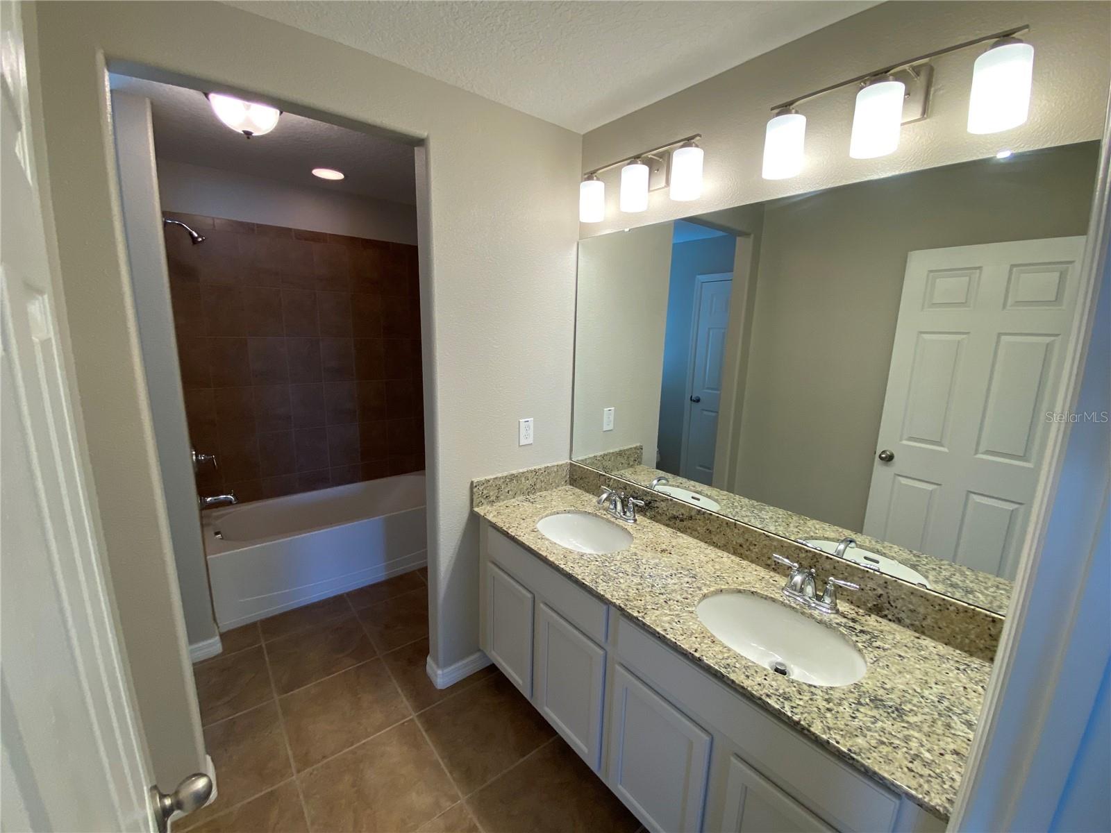 Image 28 of 47 For 4408 Breeze Isle Lane