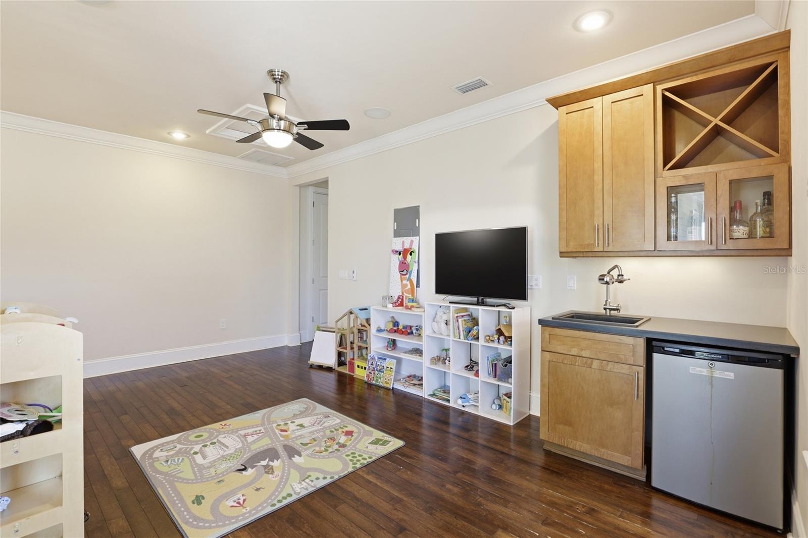 Image 20 of 77 For 7443 65th Place