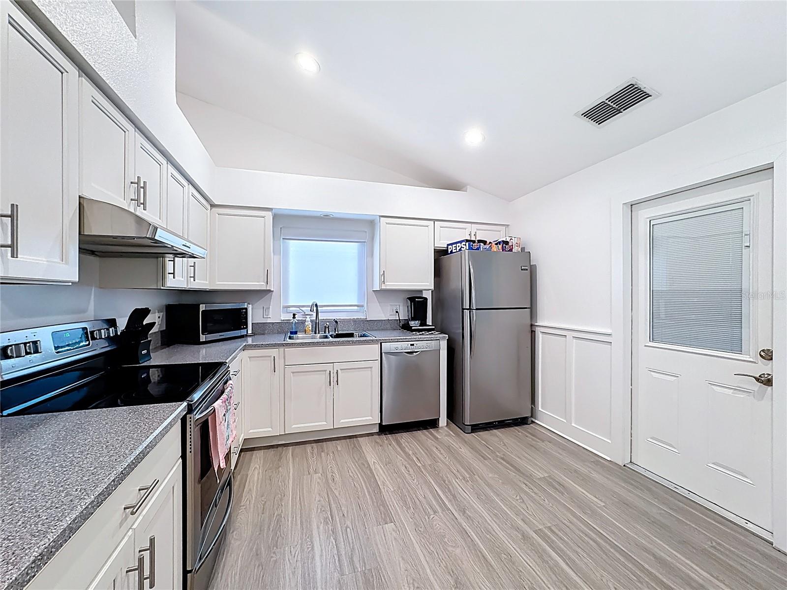 Image 14 of 49 For 10405 Cresto Delsol Circle