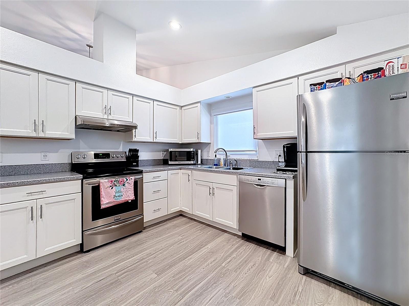 Image 16 of 49 For 10405 Cresto Delsol Circle