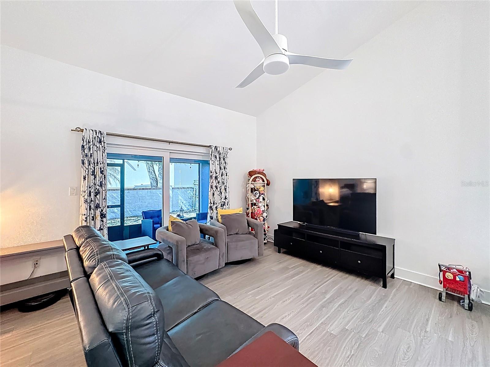 Image 23 of 49 For 10405 Cresto Delsol Circle