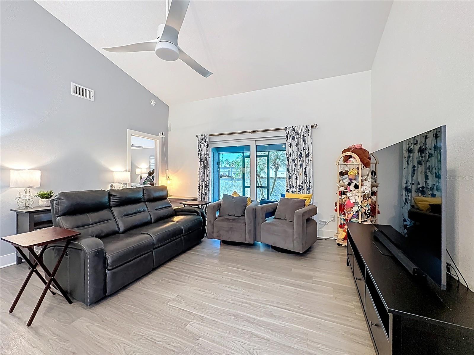 Image 24 of 49 For 10405 Cresto Delsol Circle