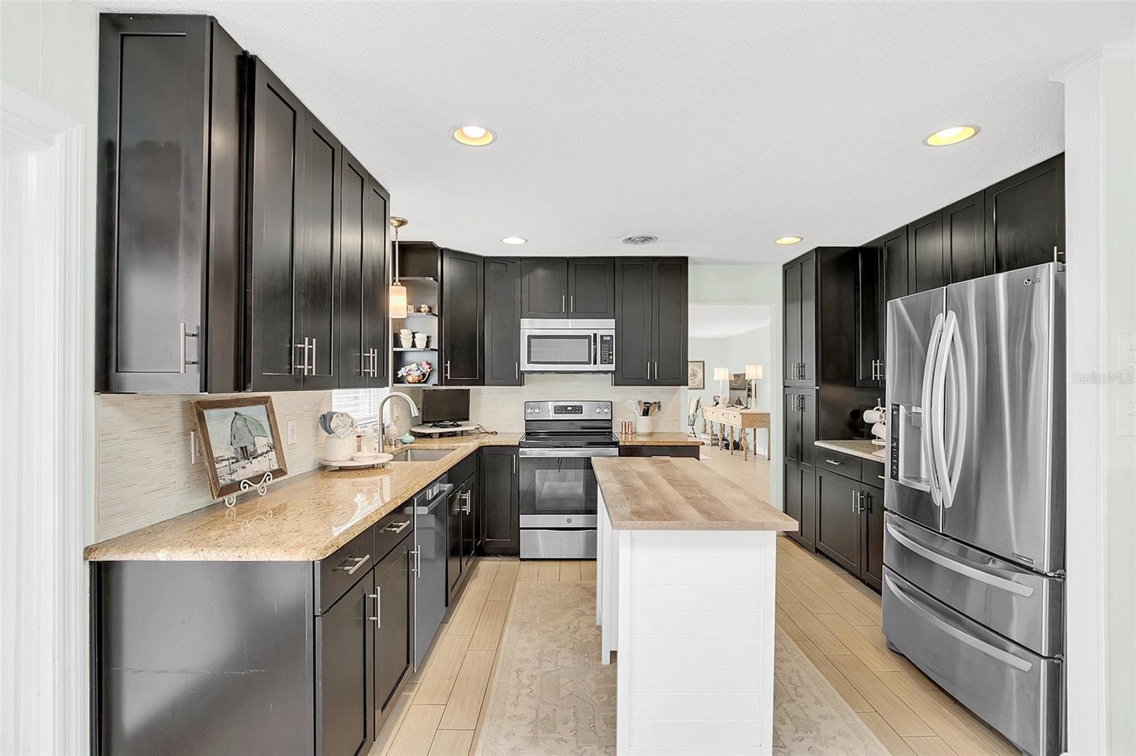 Image 16 of 30 For 2120 Deloraine Trail