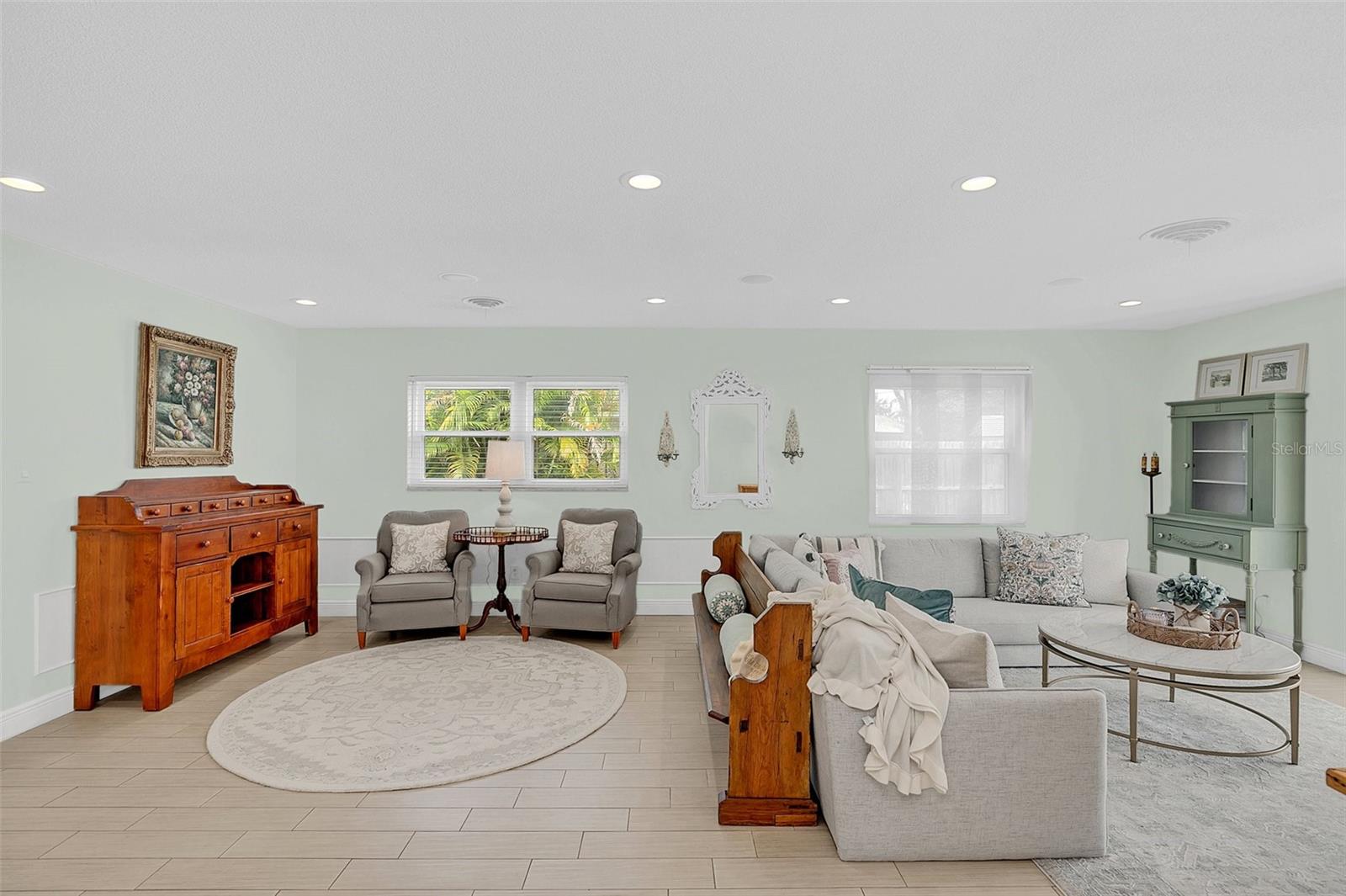 Image 8 of 30 For 2120 Deloraine Trail