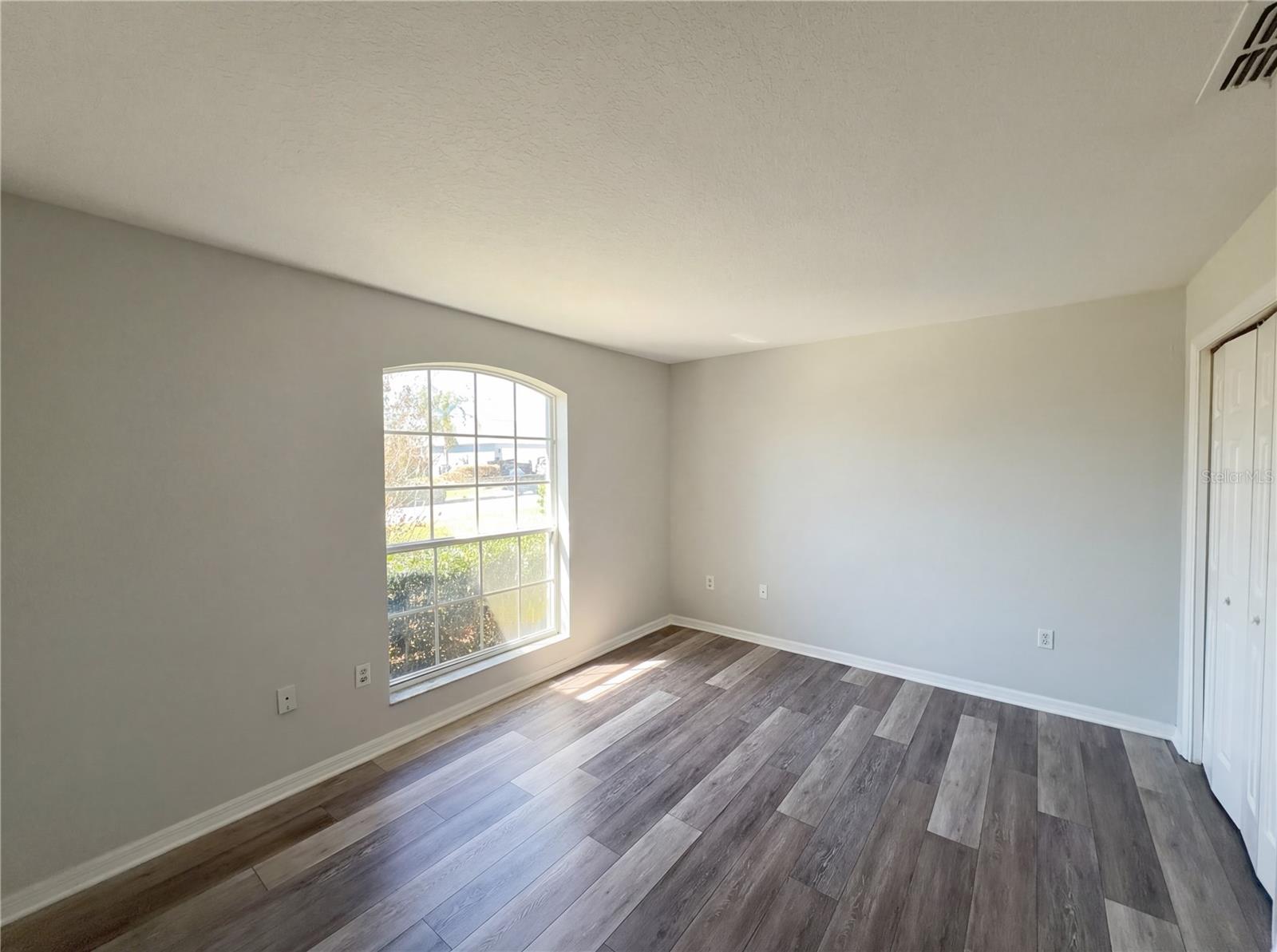 Image 10 of 22 For 6371 Hampton Pointe Circle