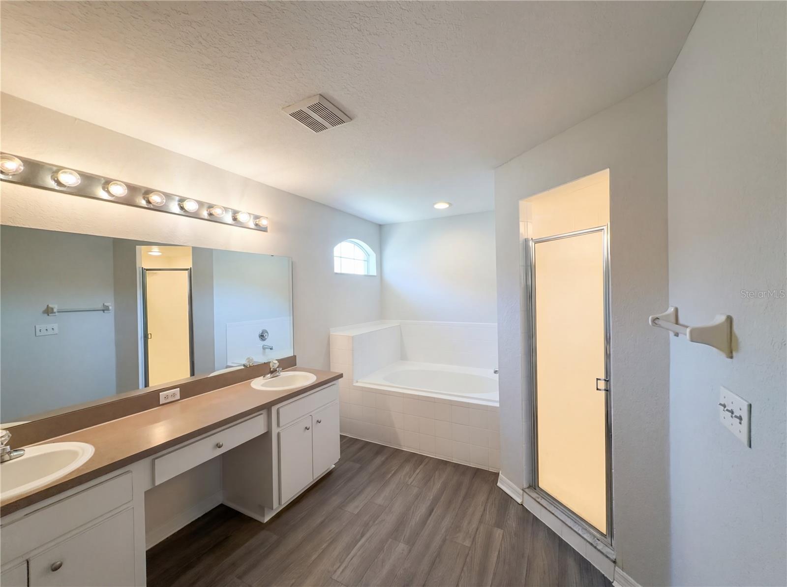 Image 15 of 22 For 6371 Hampton Pointe Circle