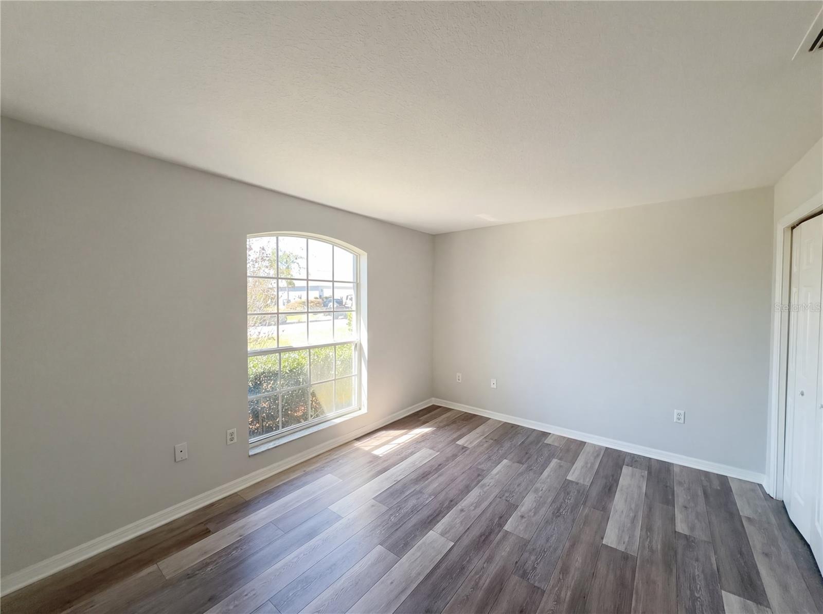 Image 19 of 22 For 6371 Hampton Pointe Circle