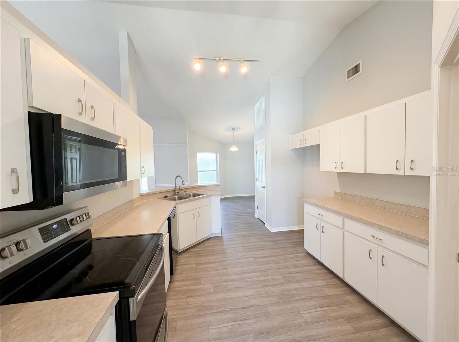 Image 2 of 22 For 6371 Hampton Pointe Circle