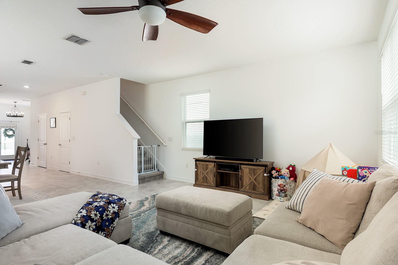 Image 12 of 30 For 9935 Introduction Way