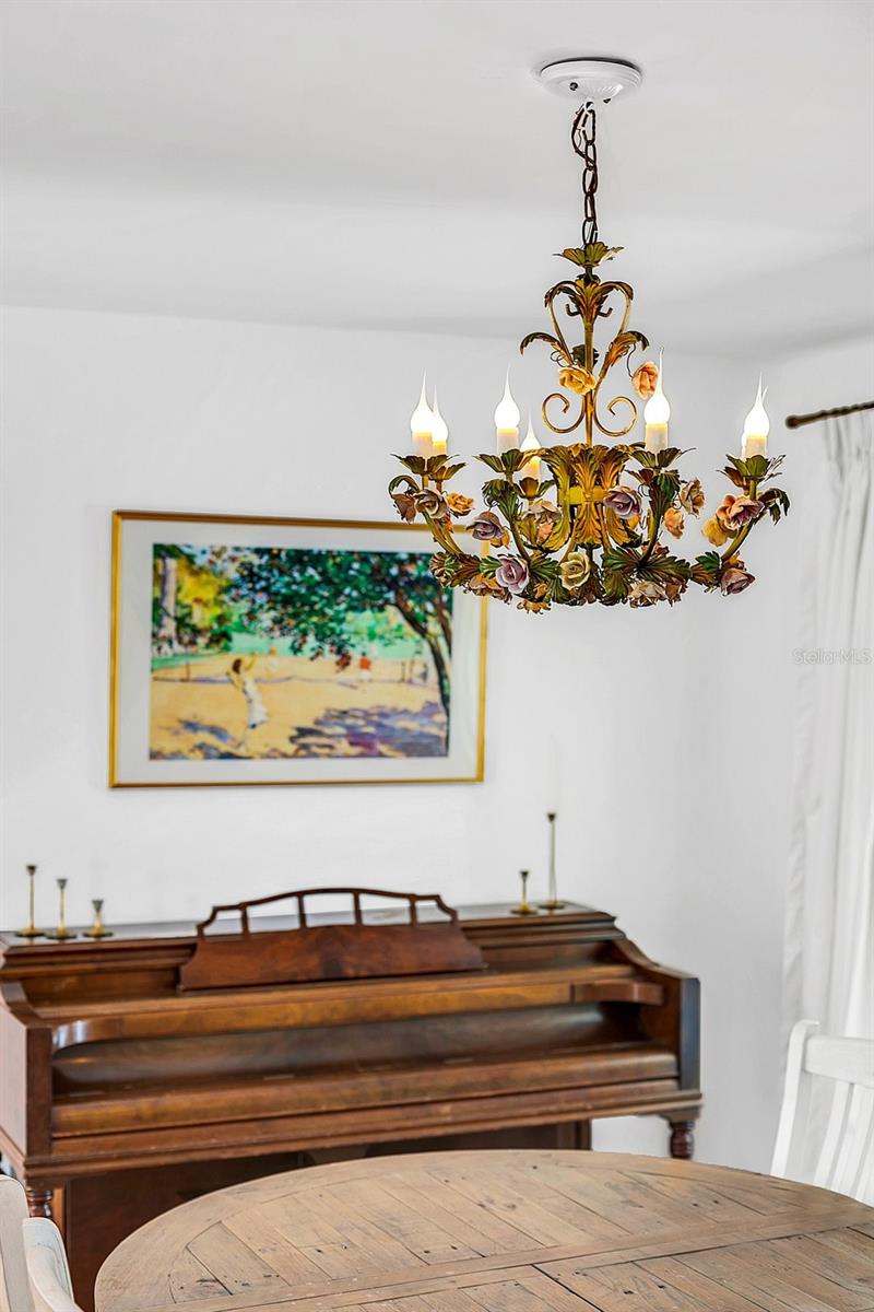 Image 12 of 37 For 1640 Palm Avenue