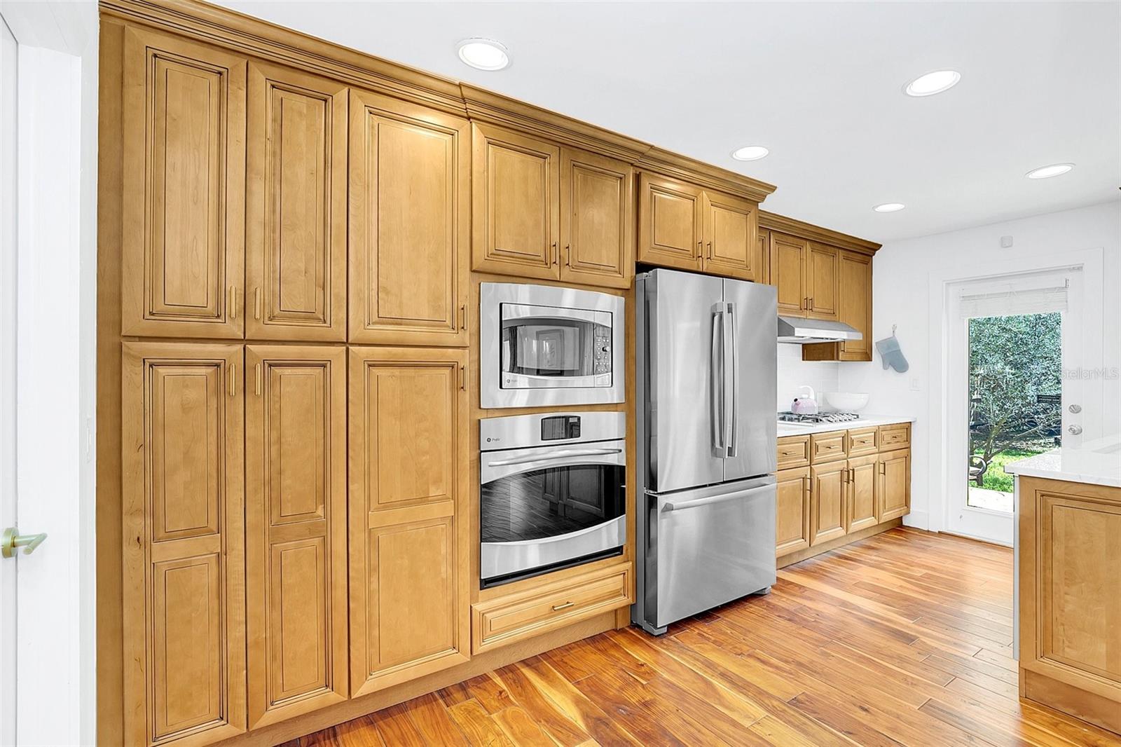 Image 16 of 37 For 1640 Palm Avenue