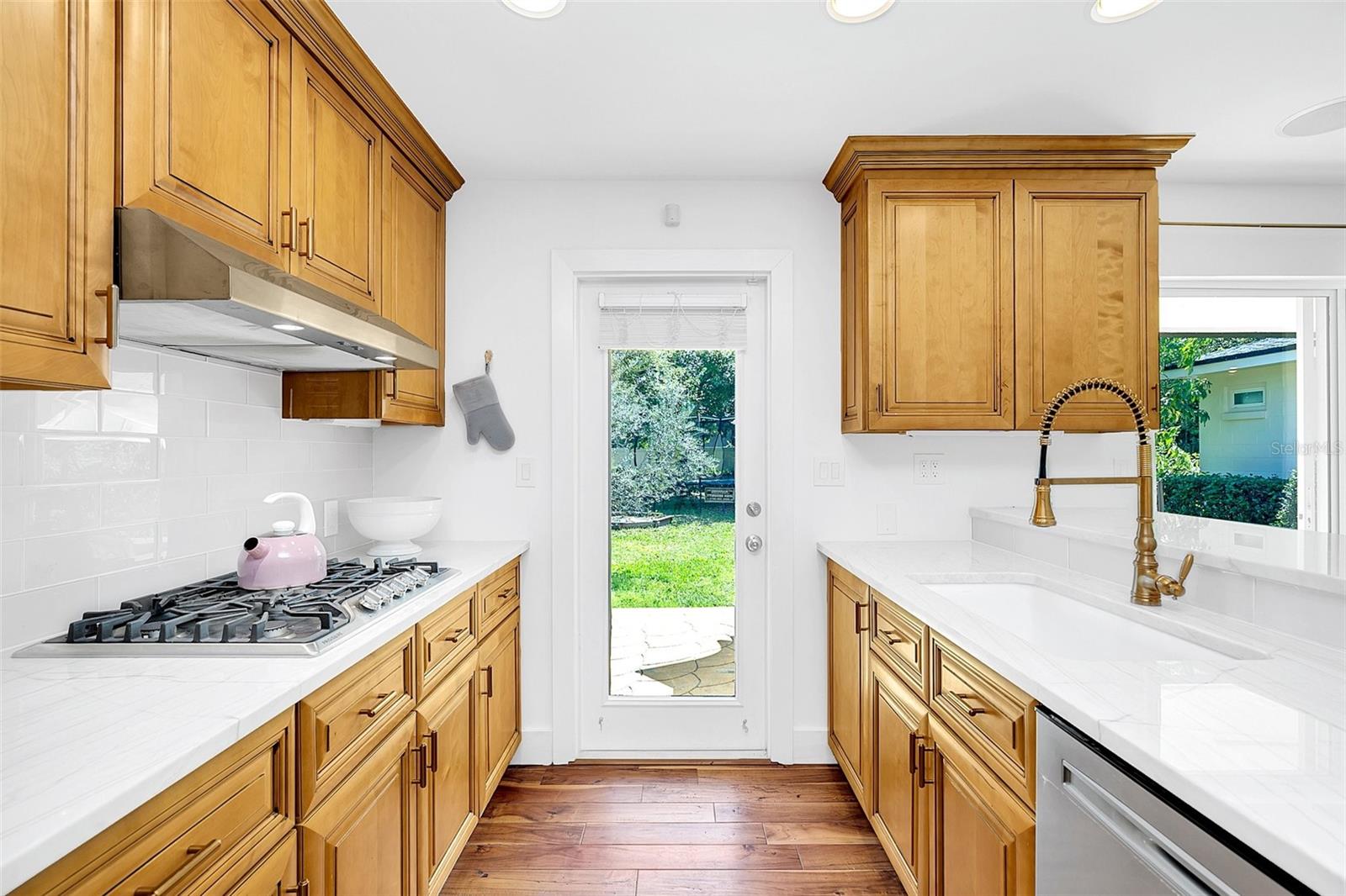 Image 17 of 37 For 1640 Palm Avenue