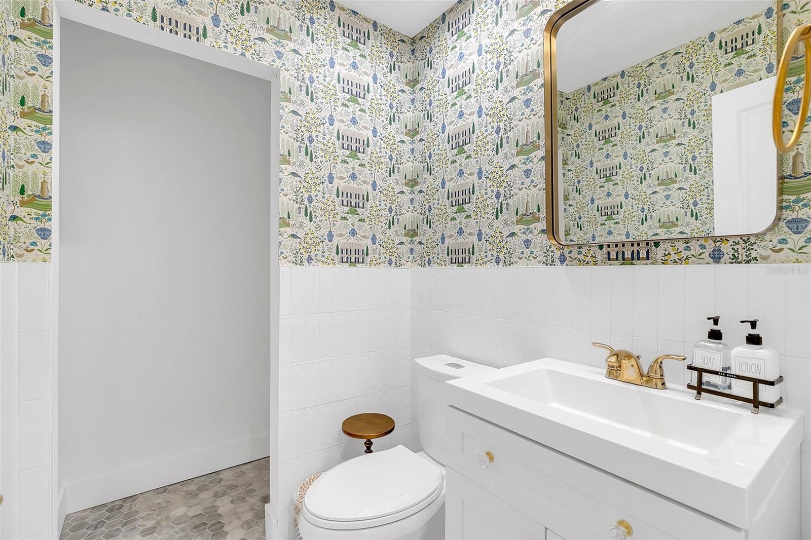 Image 19 of 37 For 1640 Palm Avenue