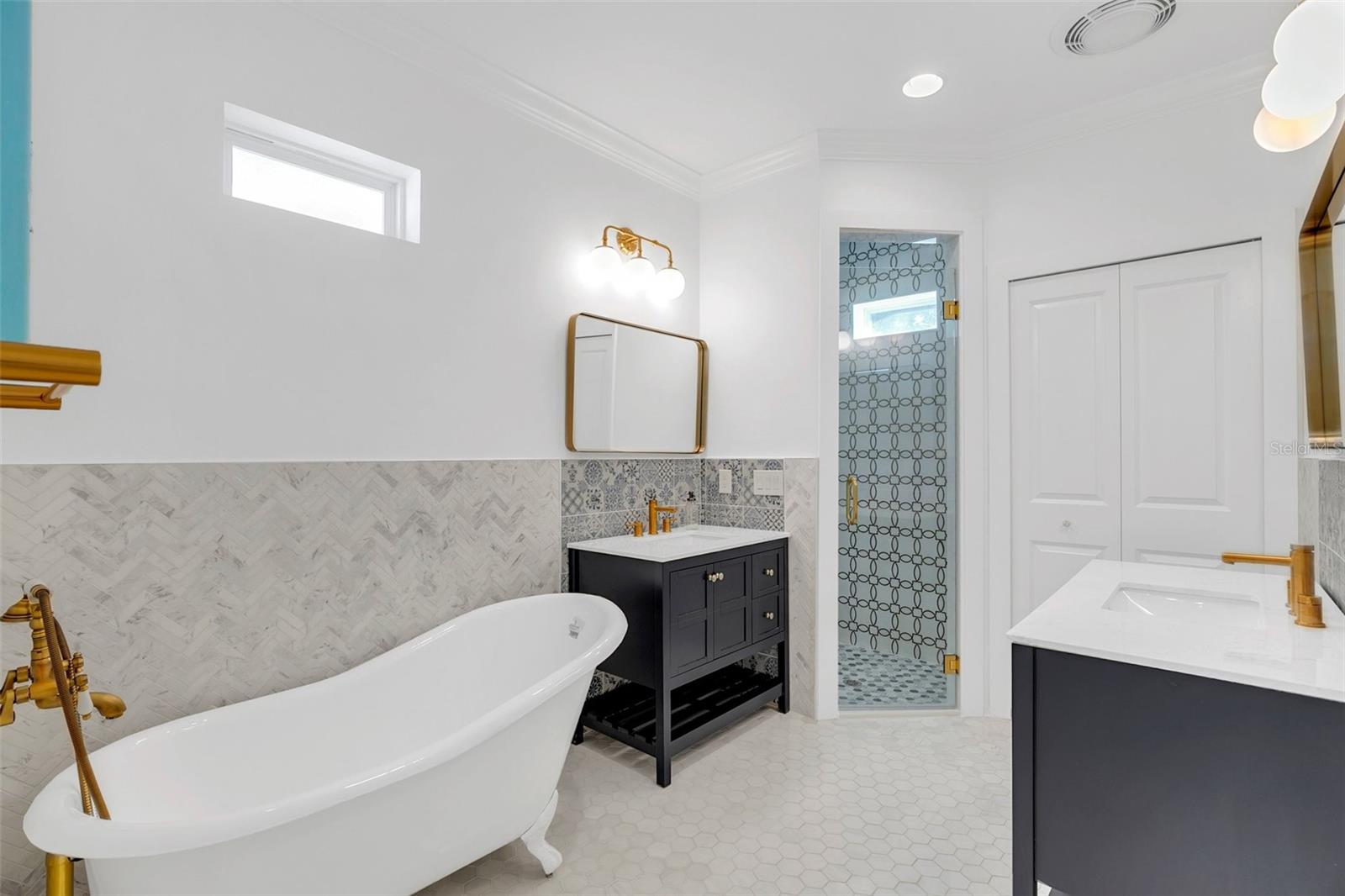 Image 23 of 37 For 1640 Palm Avenue