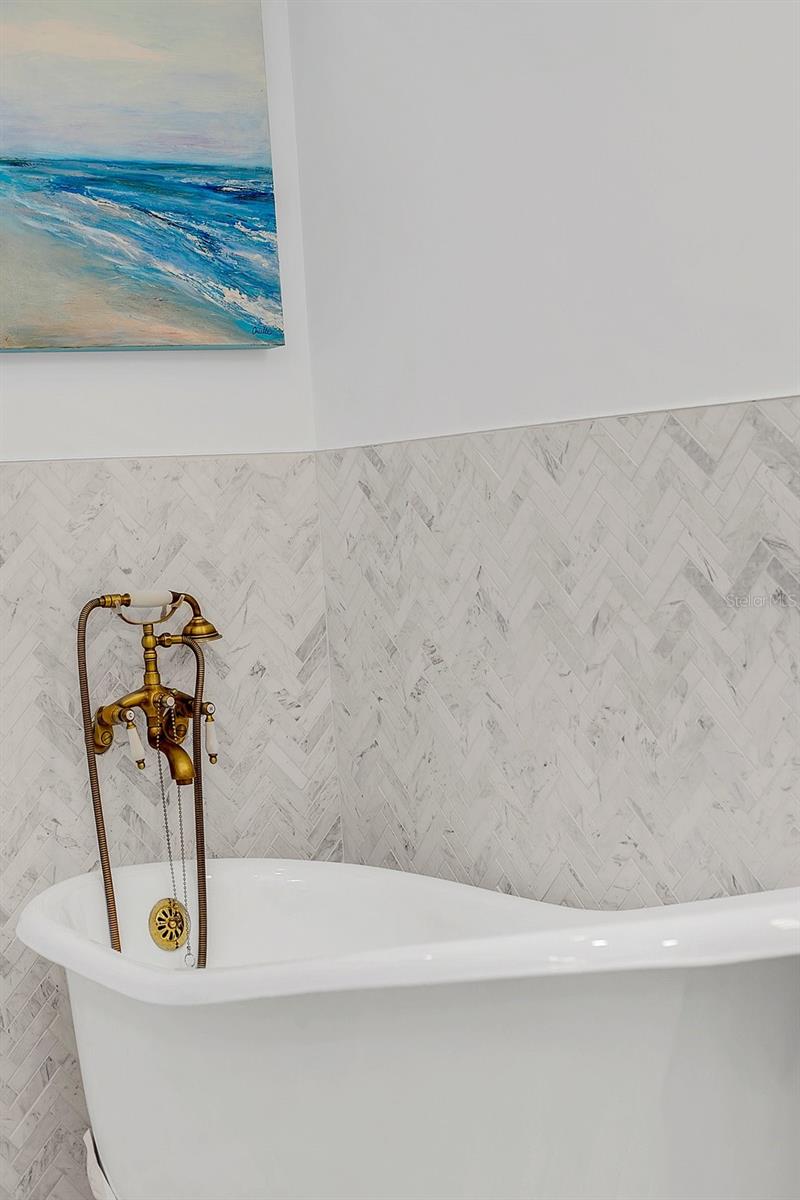 Image 24 of 37 For 1640 Palm Avenue