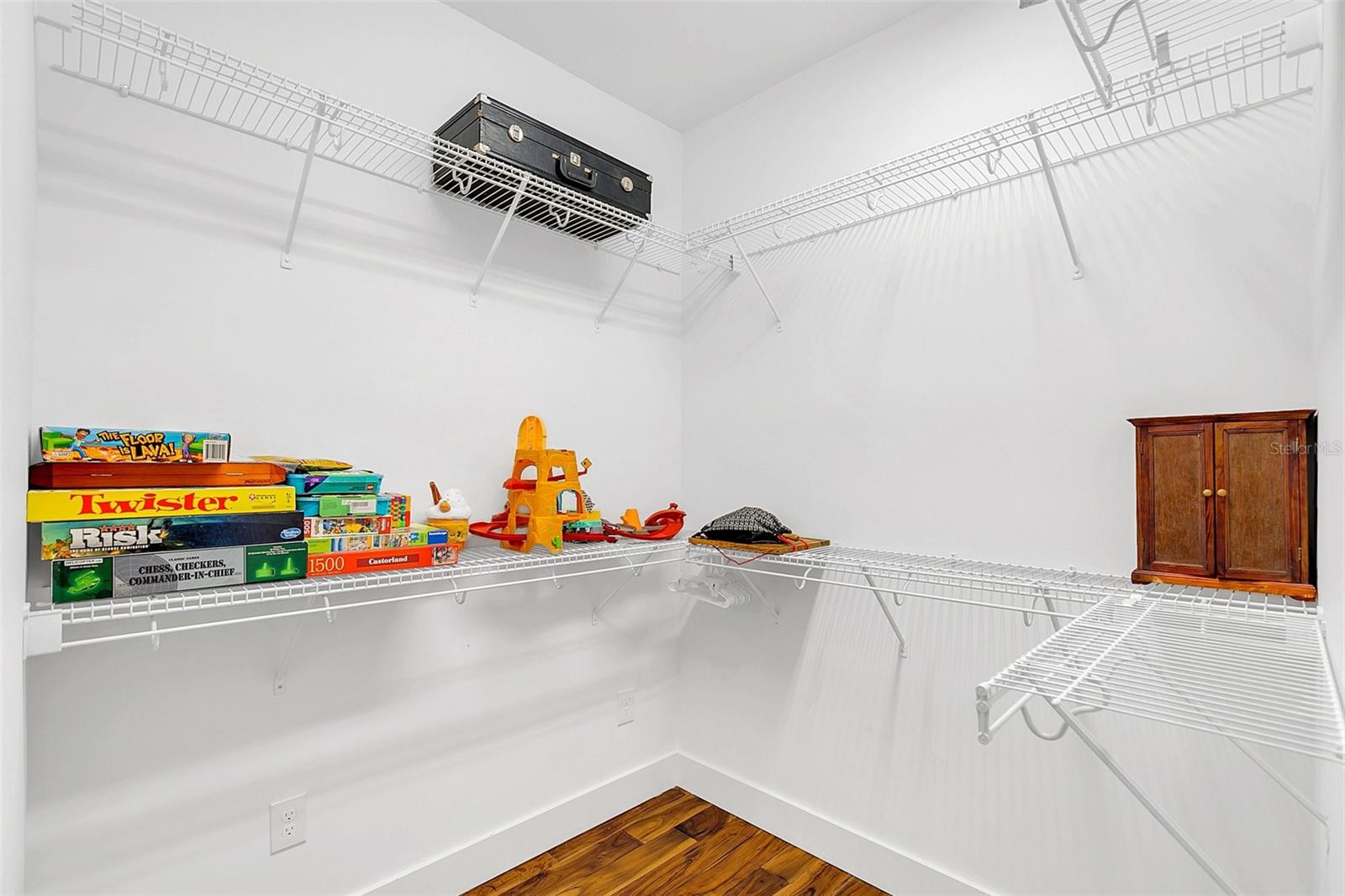 Image 27 of 37 For 1640 Palm Avenue