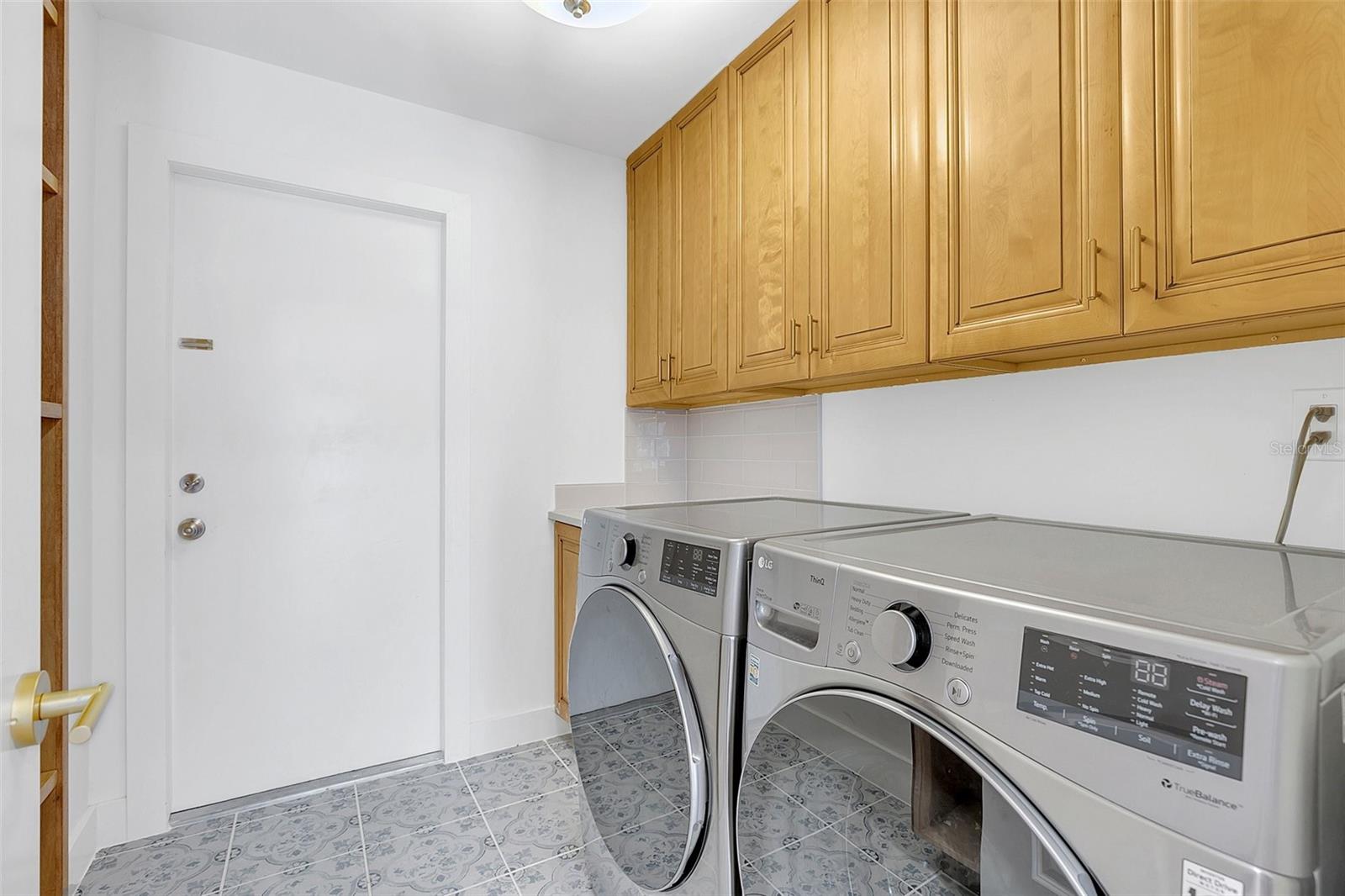 Image 33 of 37 For 1640 Palm Avenue