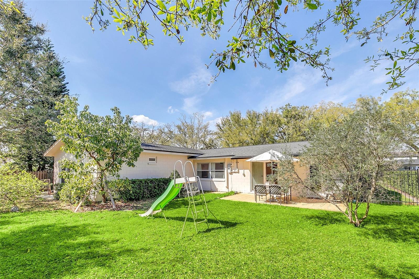 Image 36 of 37 For 1640 Palm Avenue