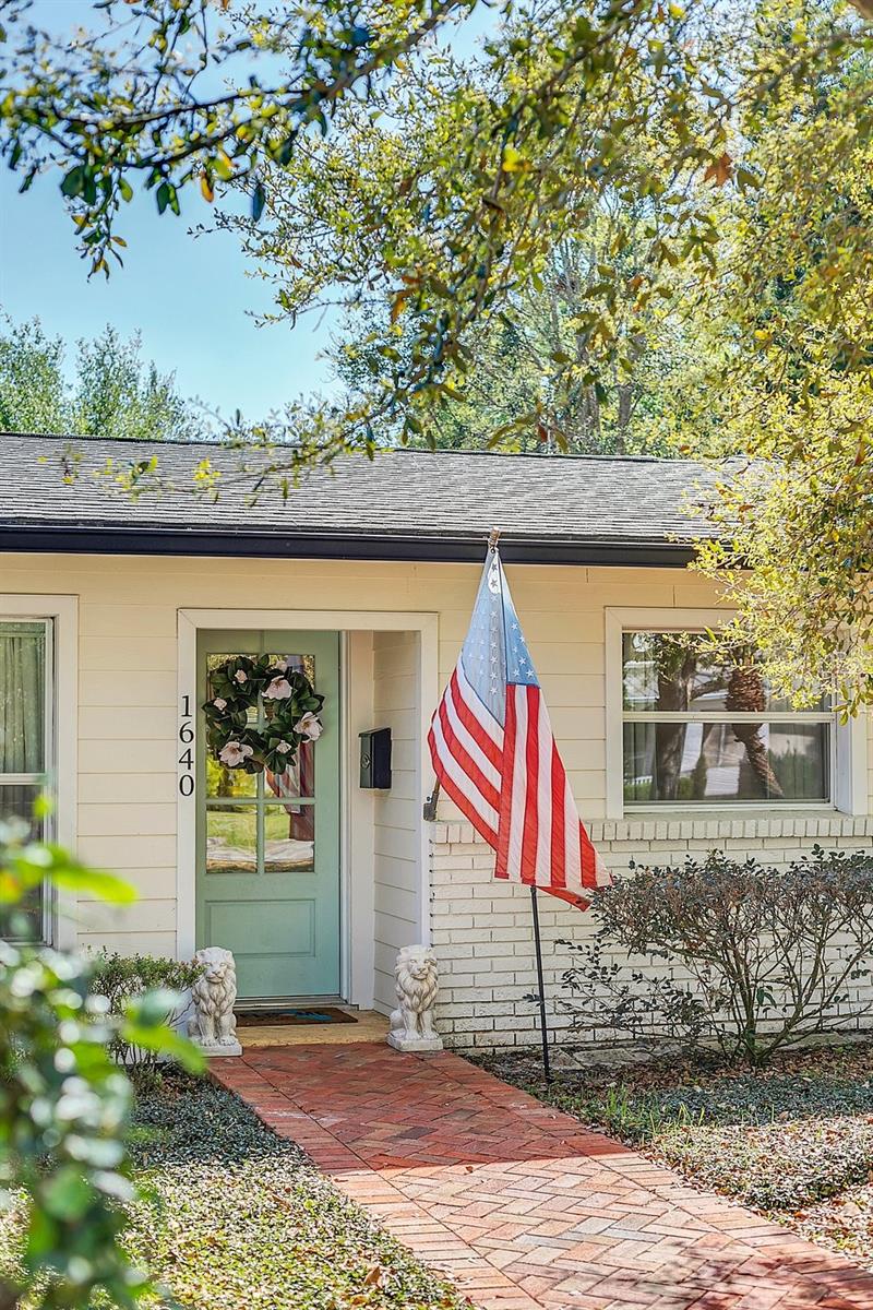 Image 4 of 37 For 1640 Palm Avenue