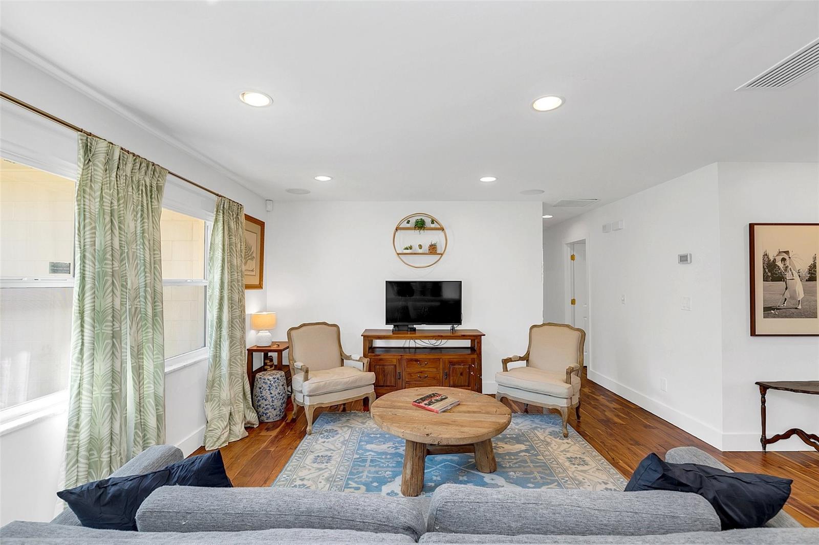 Image 9 of 37 For 1640 Palm Avenue